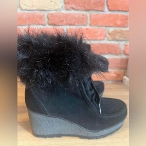Cougar. Black Suede Wedge waterproof boots 7